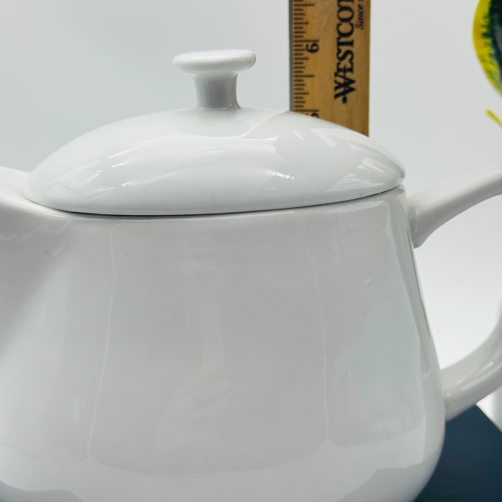 CHEFS‎ White Porcelain Teapot Minimalist Microwave and Dishwasher Safe - Picture 4 of 6
